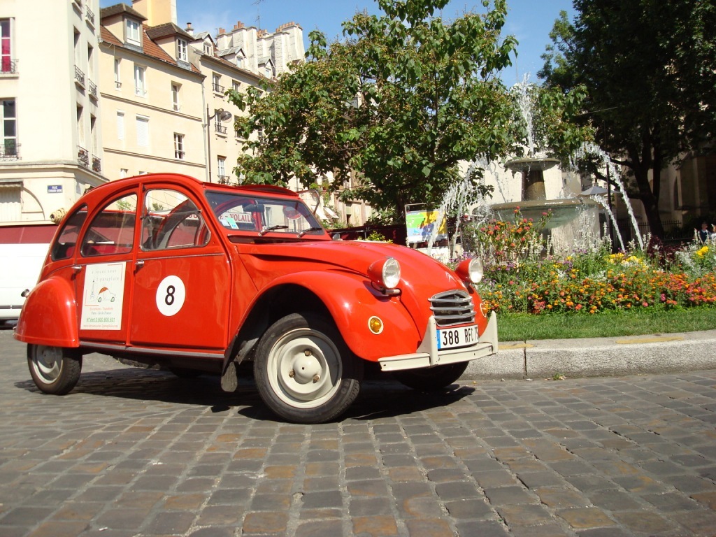 2cv-balade-4-roues-sous-1-parapluie-package-hotel-charme-relais-montmartre-paris